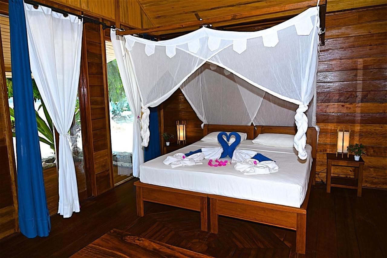 Agusta Eco Resort Pulau Mansuar Екстер'єр фото