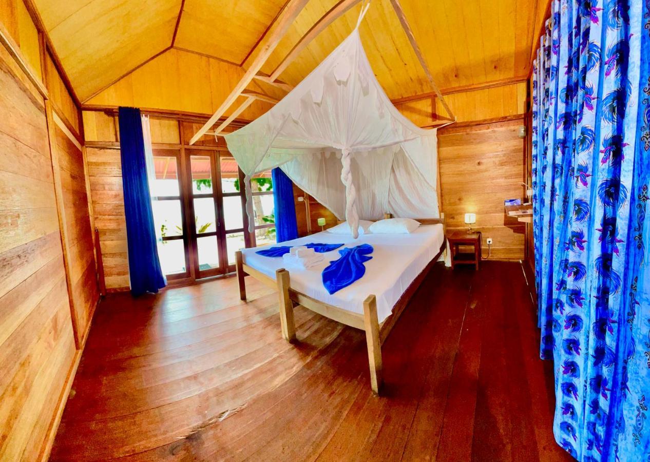 Agusta Eco Resort Pulau Mansuar Екстер'єр фото
