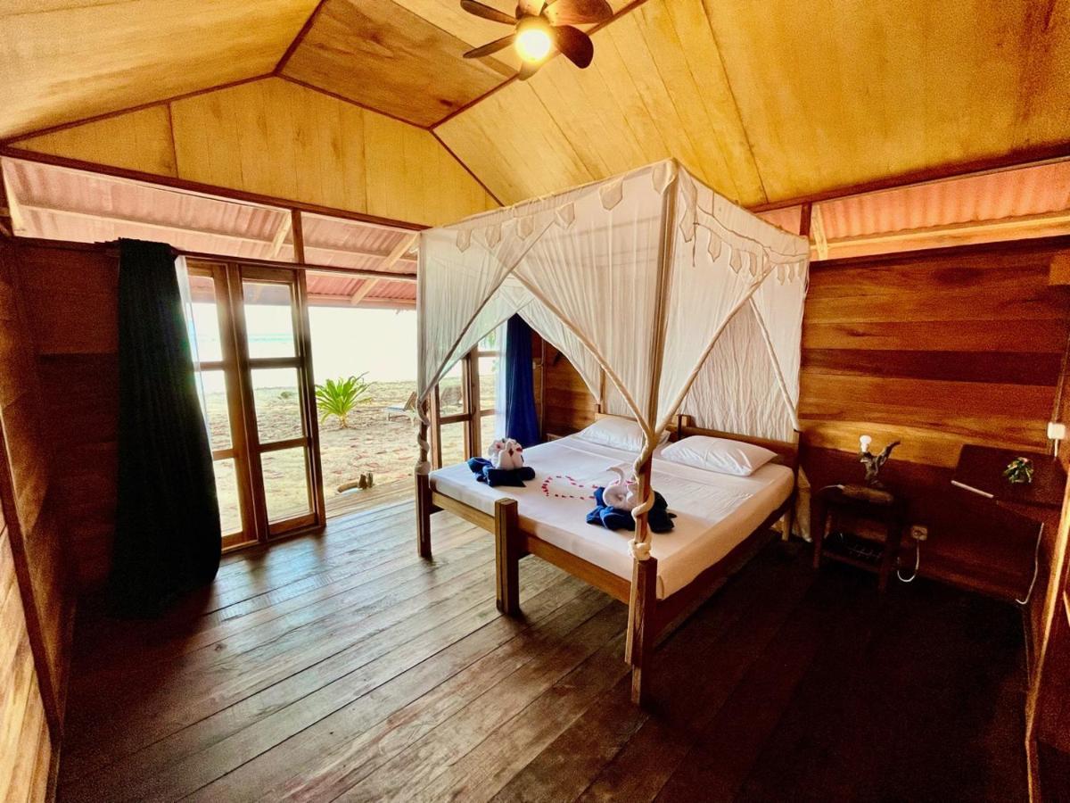 Agusta Eco Resort Pulau Mansuar Екстер'єр фото